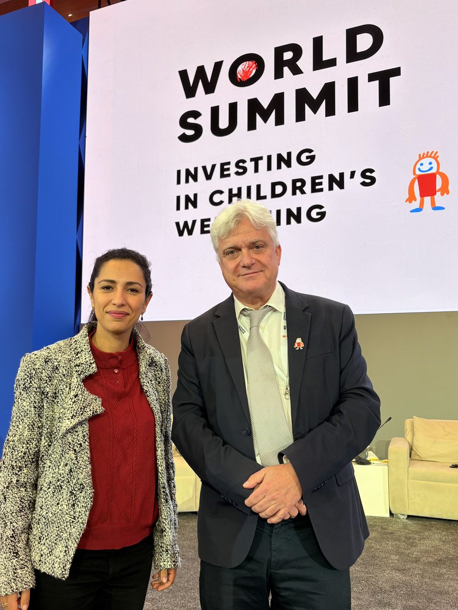 sarahelhairy's tweet photo. 🌍🤝 À Samarcande avec @E_Beigbeder, directeur @UNICEF pour l’Europe, l’Asie centrale, le Moyen-Orient et l’Afrique du Nord. 

Face aux défis de l’enfance, aucun acteur ne peut agir seul ! Nous devons bâtir une veritable coalition internationale et mobiliser toutes les énergies. https://t.co/9nXtrJHGFn