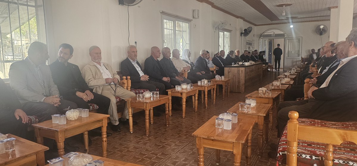 HudaParMardin's tweet photo. Gaziantep Milletvekilimiz Sn. Şahzade Demir,
İl Bşk. Abdülaziz Önen, Artuklu İlçe Bşk. Ferit Dengiz, 
Ve bir heyet ile Yeşilli’de Barman ailesinin taziyesine katılarak başsağlığı dileklerini ilettiler.

Merhuma Allah’tan rahmet, ailesine ve yakınlarına sabır diliyoruz.

#HÜDAPAR https://t.co/wz2nGSZ0Lz