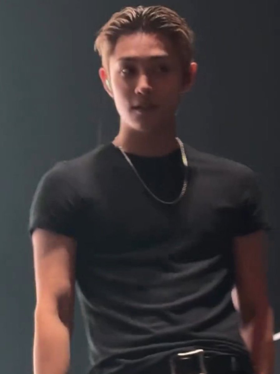 ryulnade's tweet photo. KIM RYUL OH MY GOD ????? https://t.co/EC4GqnxjgM