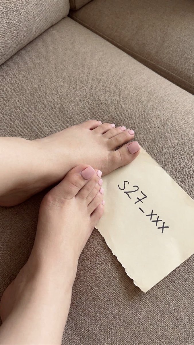 S27_xxx's tweet photo. حط لايك لو تبي تلحسها و تشمها 💅🏻 https://t.co/BfGYtM3KDD