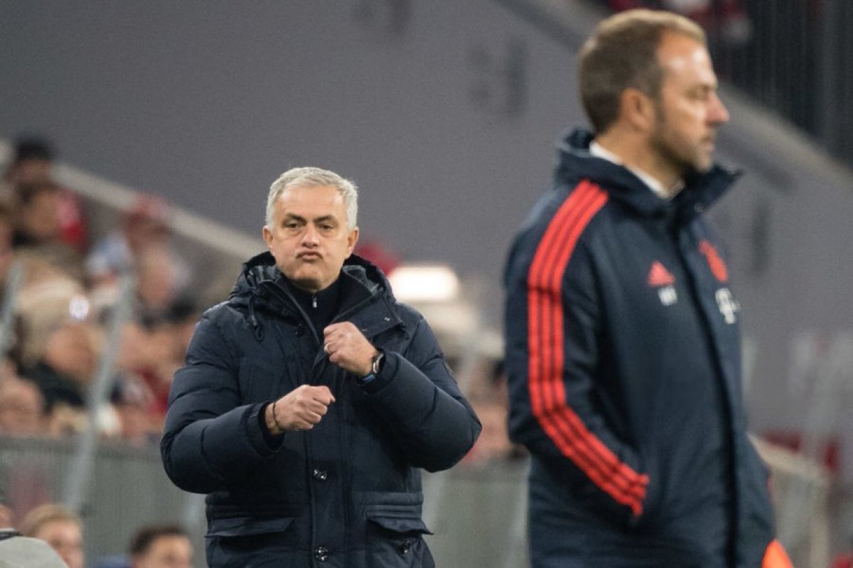 Somhiseremfcb's tweet photo. Hans-Dieter Flick y José Mourinho se enfrentan por segunda vez como entrenadores.

El enfrentamiento previo entre ambos terminó con una victoria del Bayern de Flick por 3-1 sobre el Tottenham de Mourinho en la Champions League de la temporada 2019-20 https://t.co/WJDvRgX2hR