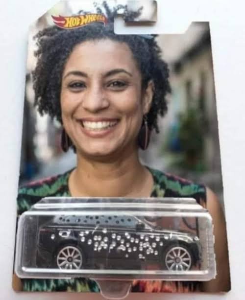 hatazip's tweet photo. @Ratanaba_pov Ela abriu uma fábrica de miniaturas de carros!! Olhem que legal, bem fiel a realidade https://t.co/1hNRuL262X