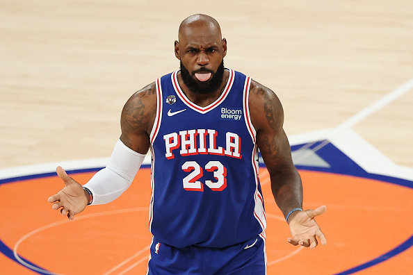 FantasyAlarm's tweet photo. Just a reminder, LeBron is back on our televisions this evening https://t.co/yLOAiHFD9z