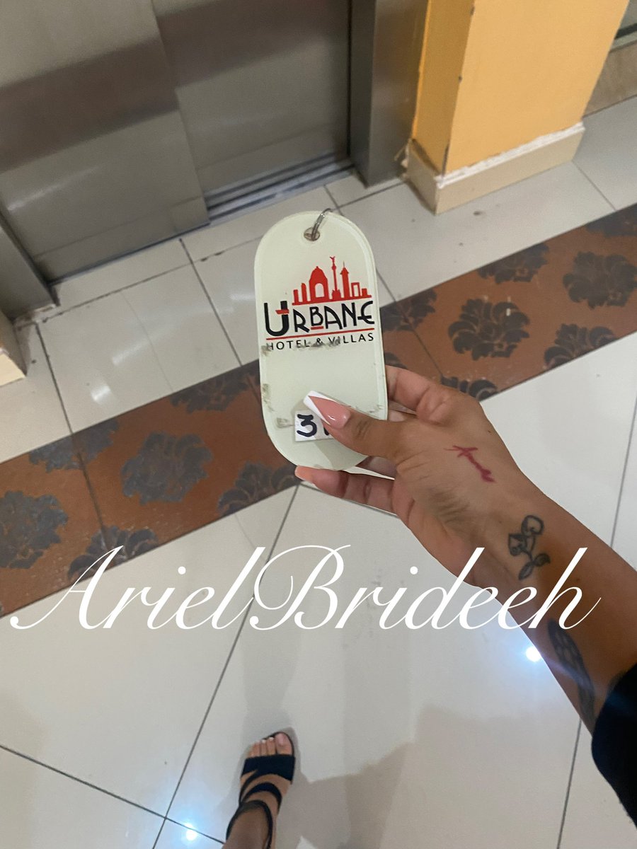 ArielBrideeh's tweet photo. Tarde lluviosa pero yo ando calientita 🫰🏼 https://t.co/n2rjA3jjjA