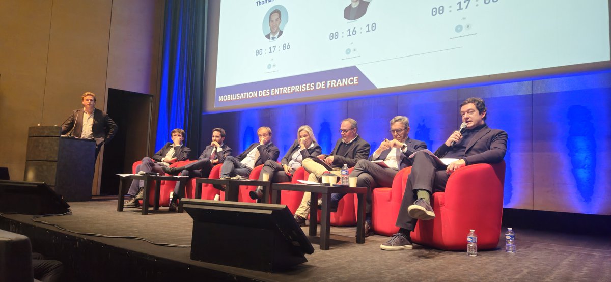 NETouraine's tweet photo. Je crois que ce soir, au @medef à Tours, l’applaudimètre aura suffi à trancher la question : quel programme peut rendre à la #France sa liberté et sa prospérité… 😉 

Bravo @RomainMarsily ! 
Nous arrivons ! @davidlisnard https://t.co/MJF72p7C8C