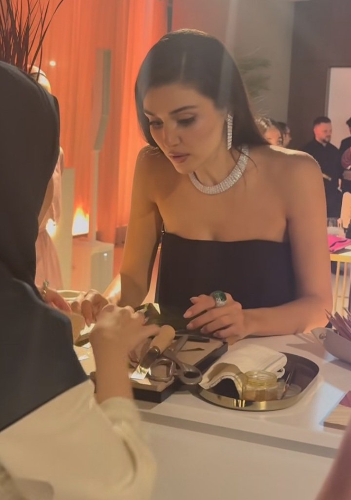 serena_sck's tweet photo. Quando l'arte la vivi 🤍

#HandeErçel https://t.co/lK6PXp6Mjs