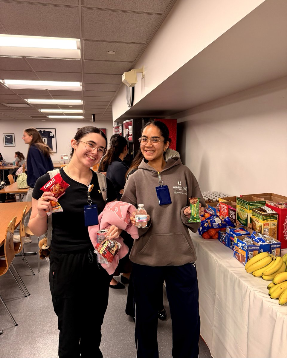 1LECOM's tweet photo. Wrapping up Wellness Week and thankful to the whole Mental Health Task Force at LECOM Erie for keeping everyone mindful of their own well-being during stressful times. 

Food, friendship, and fun activities were on hand to support everyone through the week's challenges. https://t.co/T3I3mlQ8lu