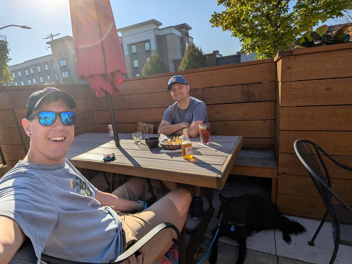 Protentialmn's tweet photo. Shorts and patio weather in late October in Milwaukee. 

I could get used to this. ☺️ https://t.co/tVKScel5gf