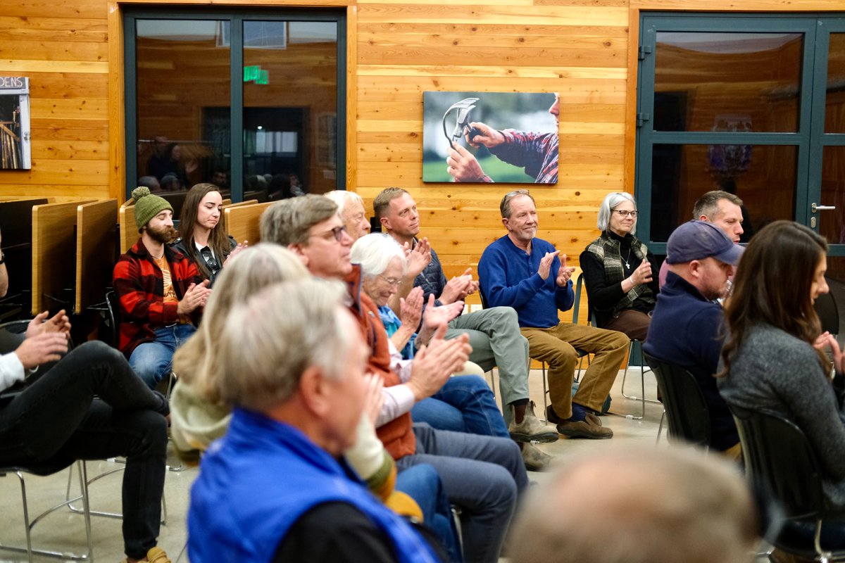 SamForstag's tweet photo. Last night, I sat down with veterans and listened to their stories about how difficult it’s become to access healthcare, about the threats to their pension packages, and about the anger so many feel at seeing the ways our Constitution has been violated. https://t.co/AVZOJTbsNM