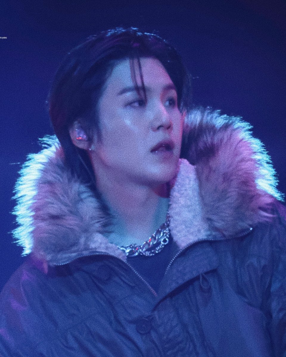 sugadooll's tweet photo. he's like a prince from the victorian era. https://t.co/PgI2qFHiP4