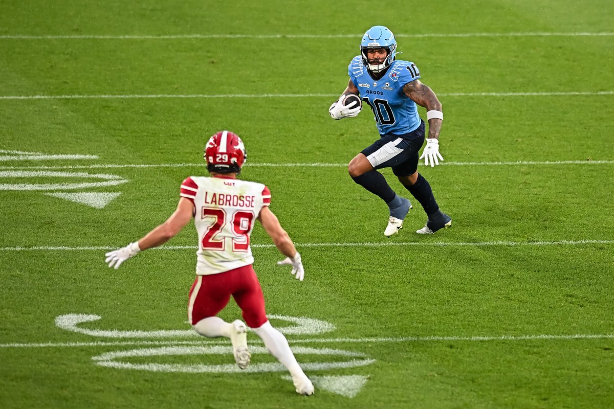 TorontoArgos's tweet photo. Just 19 yards from history 👀 

@MikeHoganArgos on Kevin Mital's remarkable season ⬇️
https://t.co/ALoKm4A0eN https://t.co/104G2N750Y