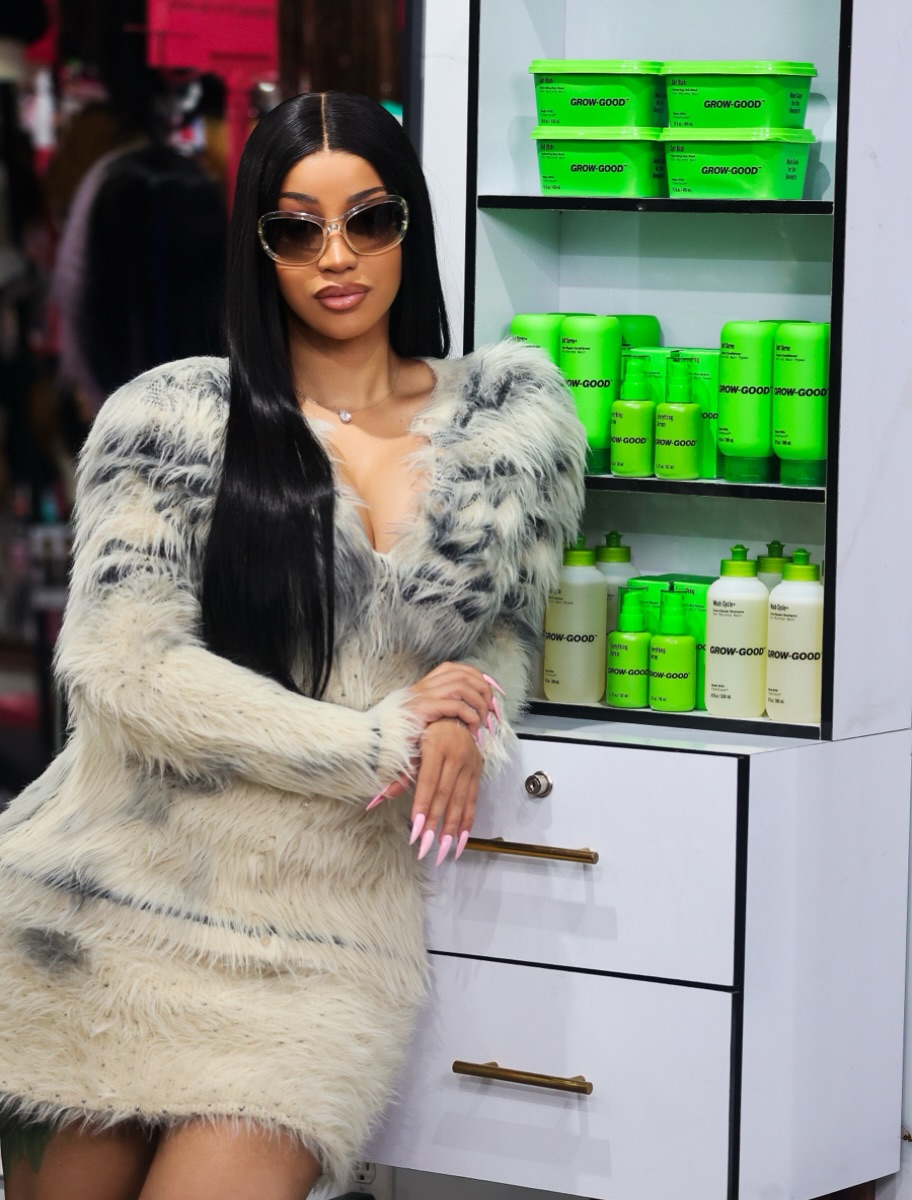 ComplexStyle's tweet photo. Cardi B wants Harlem's hair to grow good 🫧 https://t.co/cYCgzQuERU