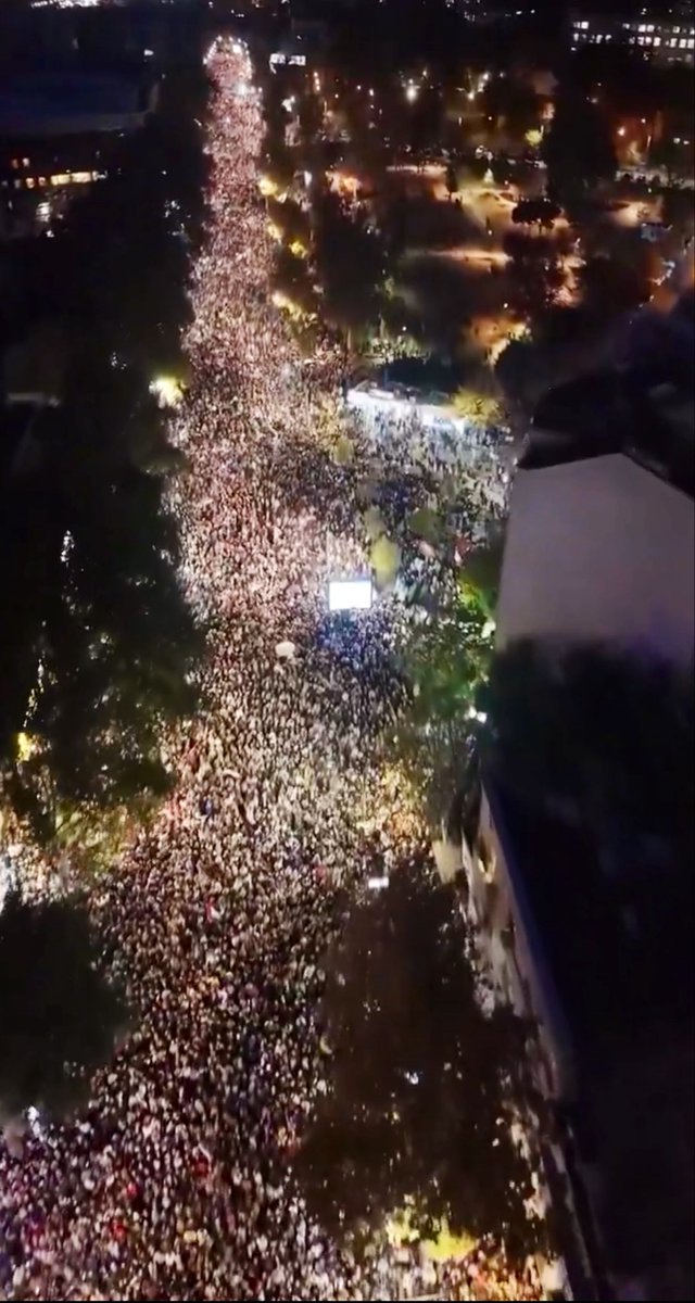 sovaprase's tweet photo. Mogu botovi da pričaju šta hoće, ali narod je rekao svoje. Gotov je! https://t.co/bRic0hcydl