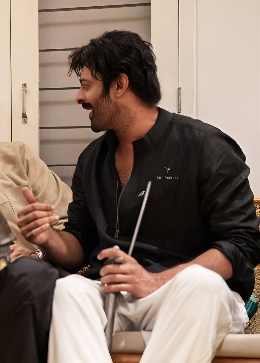 PrabhasFollowrr's tweet photo. HAPPY 47 Birthday DARLING ❤️
#HappyBirthdayPrabhas https://t.co/m9BkXLMDPU