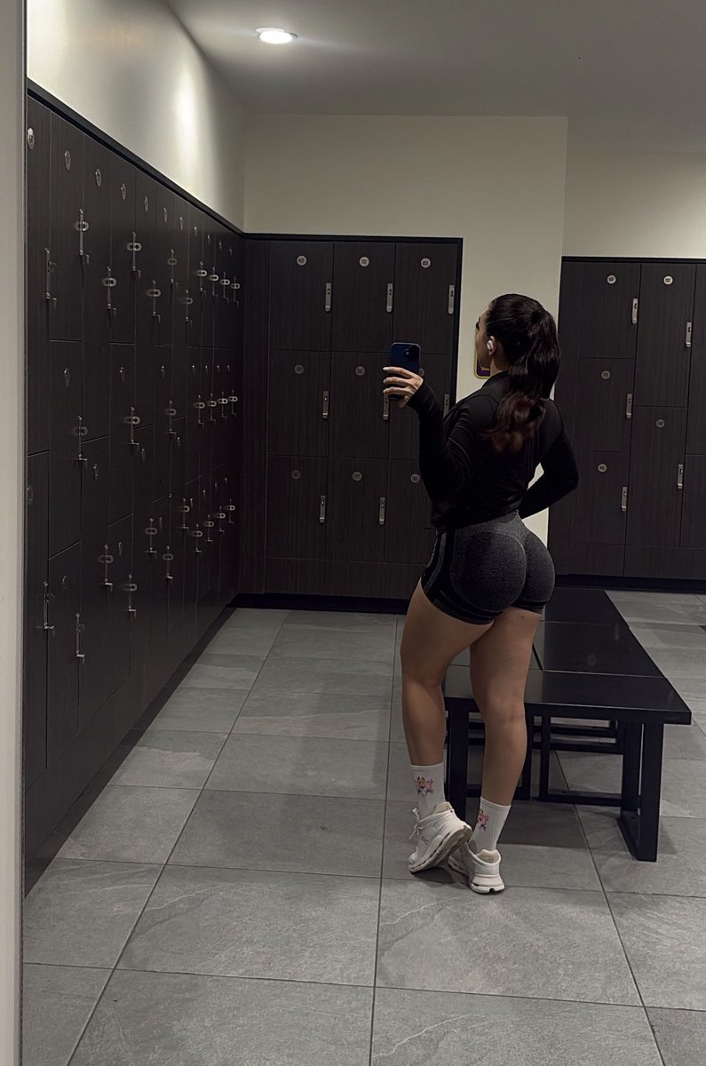 sofiandgusw's tweet photo. Día de Glúteo ✅🥵 A quién le gustaría verme sin nada de ropa?  A los primeros 5 les mando foto https://t.co/ukdGB1xEVo