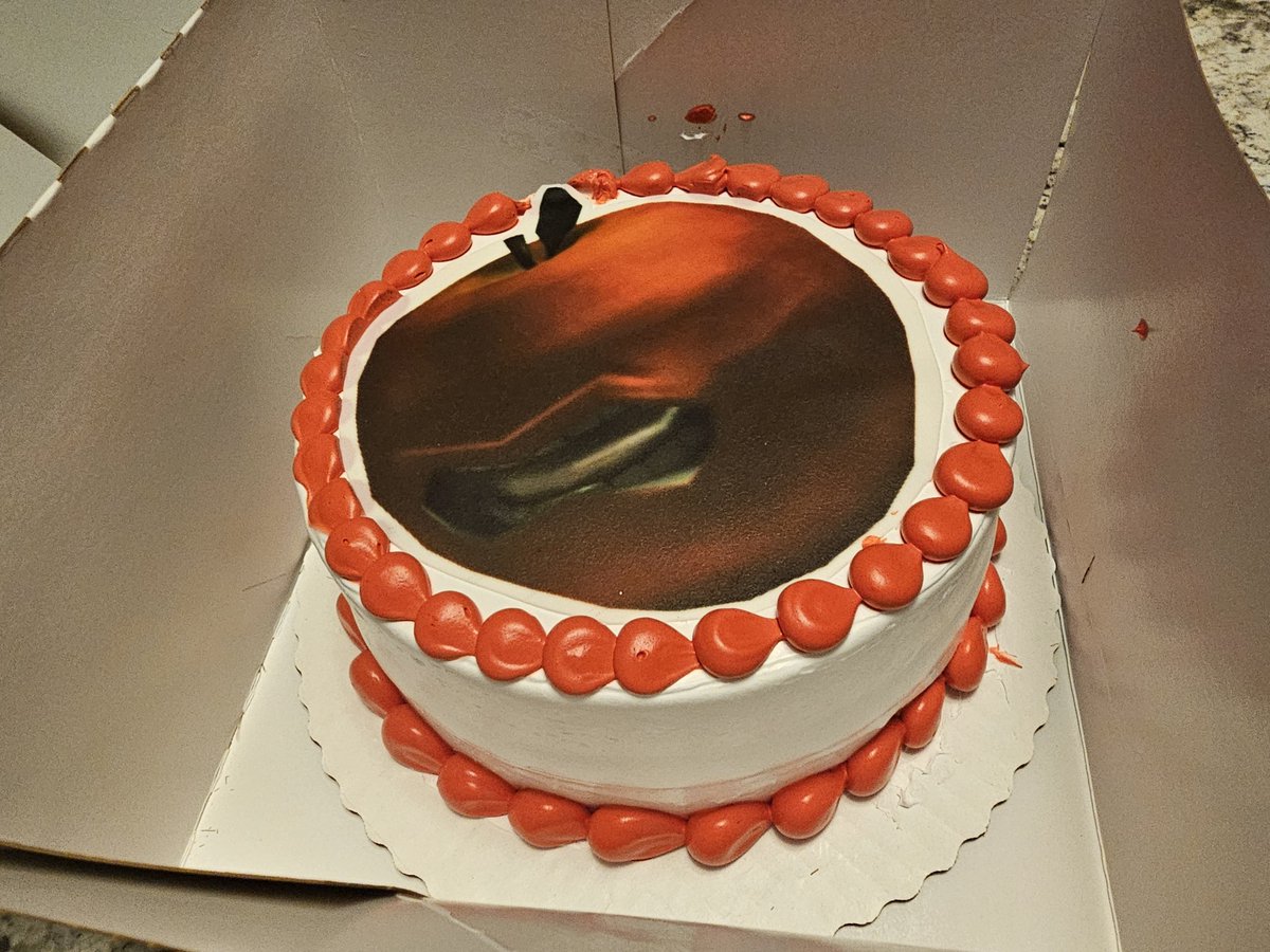 LOLLOLLOL6LOLLO's tweet photo. Happy late birthday to me! 🥳🎉 #ROBLOX #LOL https://t.co/Osqqm91OrD