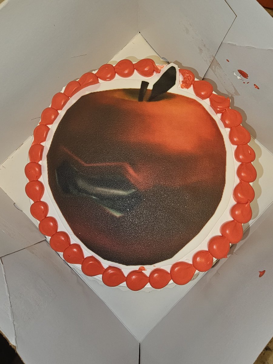 LOLLOLLOL6LOLLO's tweet photo. Happy late birthday to me! 🥳🎉 #ROBLOX #LOL https://t.co/Osqqm91OrD
