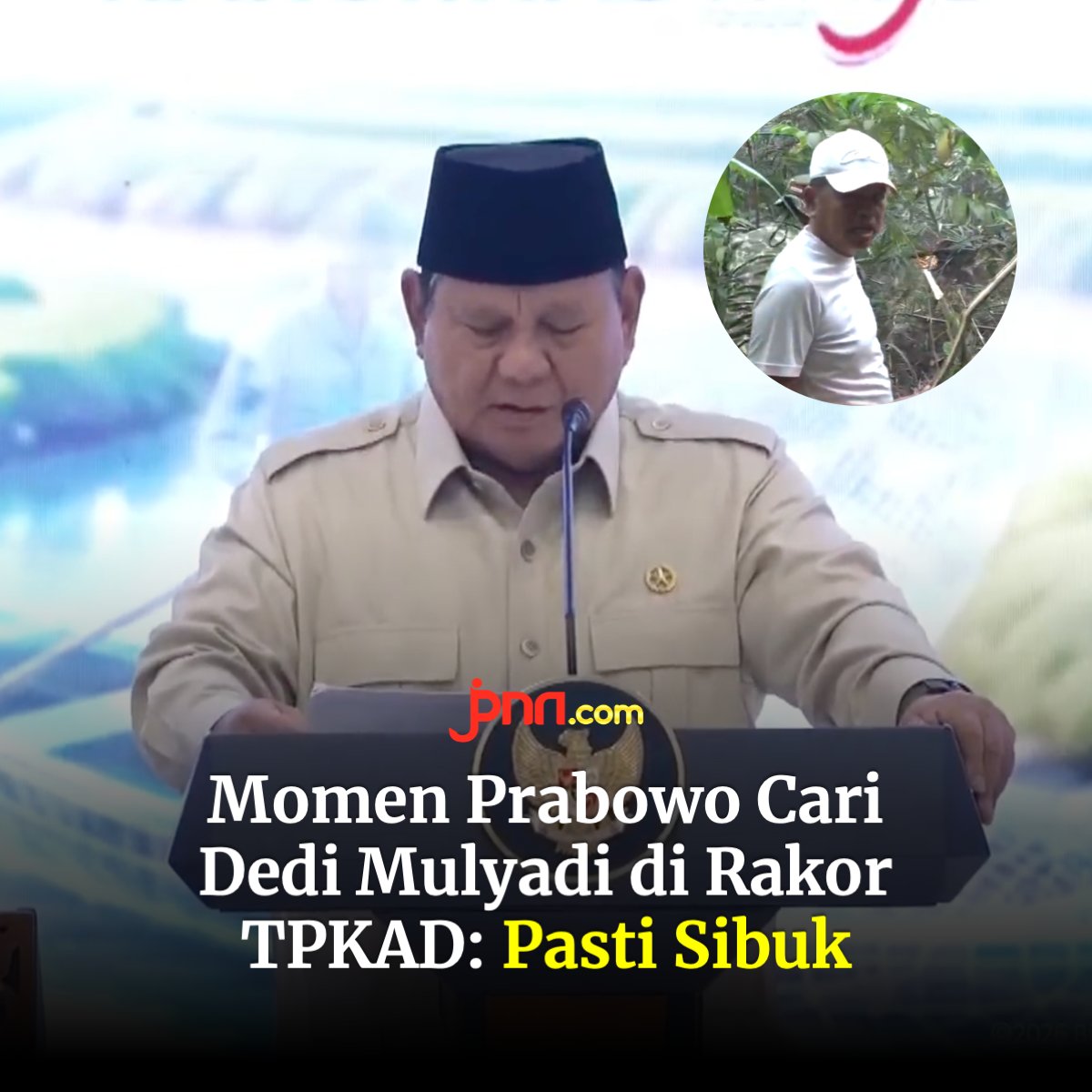 jpnncom's tweet photo. Gubernur Jawa Barat Dedi Mulyadi tidak hadir dalam rapat Koordinasi Nasional Tim Percepatan Akses Keuangan Daerah (TPKAD) 2026 di JIExpo Kemayoran, Jakarta, Kamis (22/10/2026).

Absennya Dedi Mulyadi pun turut dipertanyakan oleh Presiden Prabowo Subianto.

Momen tersebut terjadi saat Prabowo menyapa 18 gubernur yang hadir. 

Mulanya, presiden berseloroh saat menyapa Gubernur Sumatra Barat Mahyeldi Ansharullah dan Gubernur DKI Jakarta Pramono Anung Wibowo.

Prabowo kemudian melanjutkan dengan menyapa gubernur lain. 

Namun, saat menyapa perwakilan Pemerintah Provinsi Jawa Barat, Prabowo sadar ternyata dihadiri Wakil Gubernur Jabar Erwan Setiawan.

Prabowo kemudian bertanya ke mana Gubernur Jawa Barat Dedi Mulyadi atau KDM. Padahal, kata dia, jarak Jawa Barat dan Jakarta cukup dekat.

"Wakil Gubernur Jawa Barat Erwan Setiawan. Ke mana KDM itu? Yang paling dekat enggak hadir. Pasti sibuk. Oke," ucap dia.

SELENGKAPNYA: https://t.co/KALPj3Guhp

#PrabowoSubianto #DediMulyadi #KDM