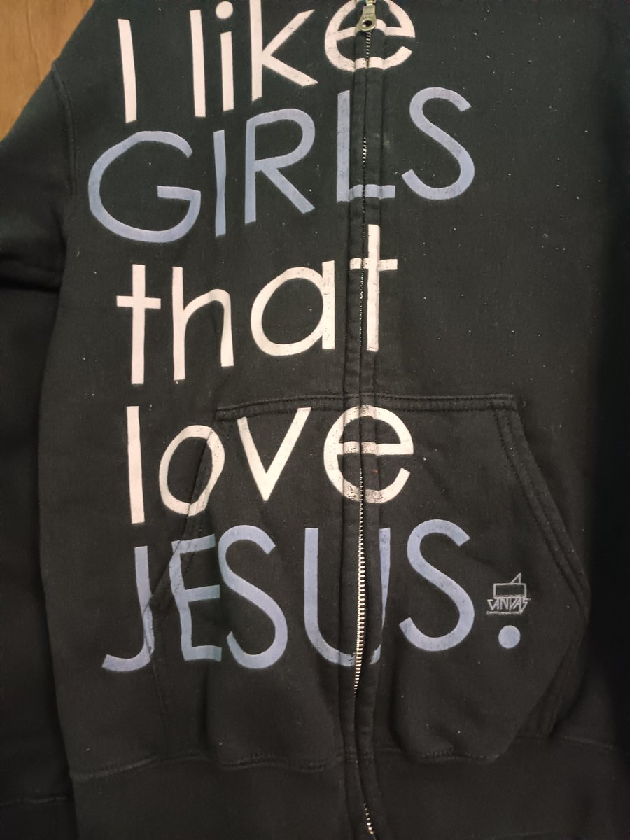 HadeusHawkyns's tweet photo. True.

It doesn't hurt to advertise it a little on occasion either. I've had this hoodie since... either high school or undergrad, somewhere in there. Still true though. https://t.co/JdJ3O5Yp15