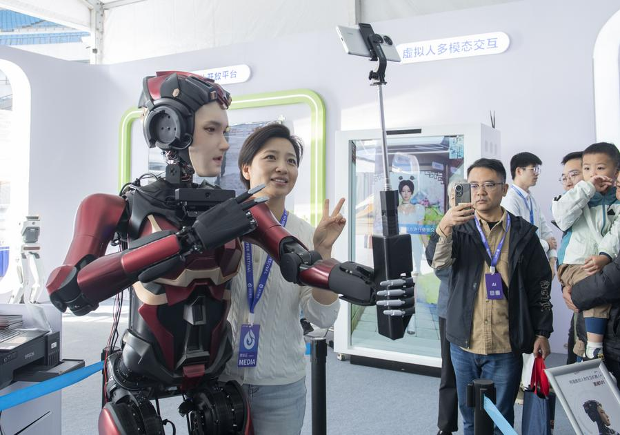 CE_ChinaEconomy's tweet photo. Chinese AI startup #DeepSeek reportedly plans to expand its latest funding round to as much as 100 billion yuan ($15 billion), aimed at expanding model training, computing infrastructure and talent recruitment. https://t.co/vF0iM8QFVb