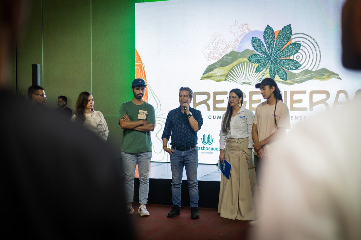 cornare's tweet photo. 💚 Esta iniciativa fue promovida de manera articulada por Cornare, @MasbosquesCol, @uconiano y @CEOCorporacion, sumando capacidades y conocimientos para impulsar la regeneración y avanzar hacia territorios donde la vida, el bienestar y el desarrollo crezcan de la mano. https://t.co/9v0az06kBN