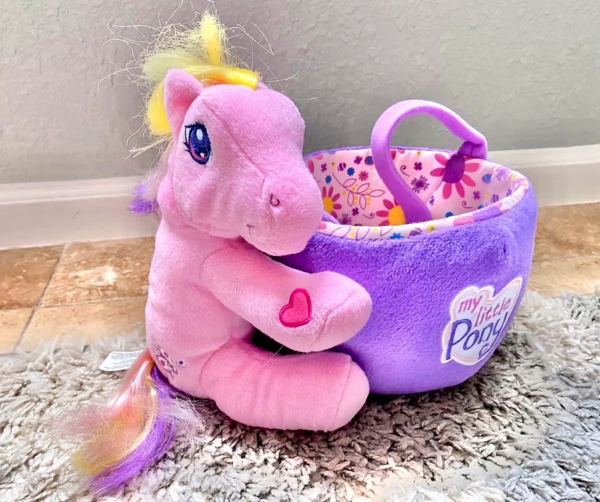 cherryneyeliner's tweet photo. a g3 mlp baskets would fix my inner child https://t.co/WEutOUbR5y