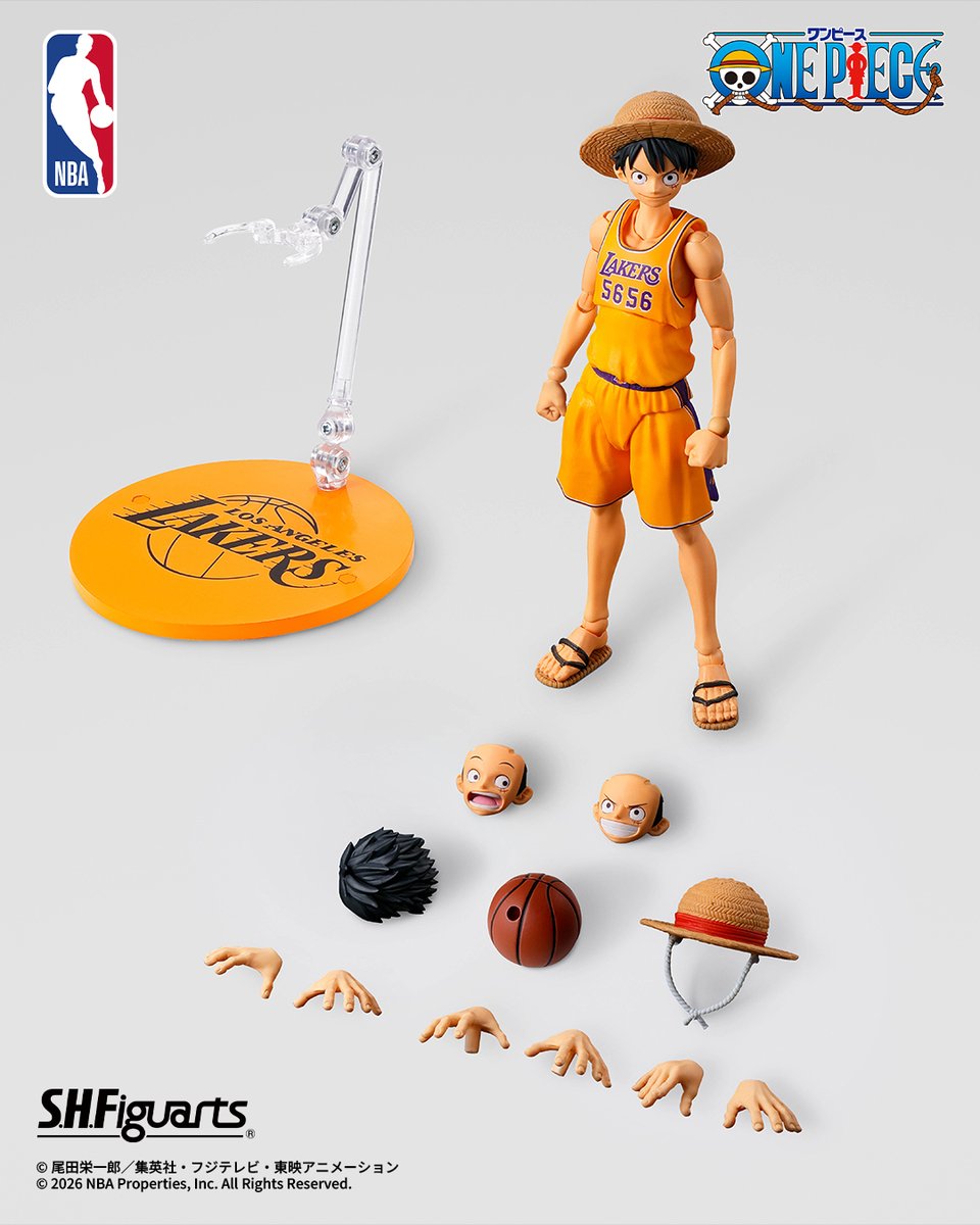 t_features's tweet photo. 【今週の新商品】

「S.H.Figuarts ONE PIECE×NBA モンキー・D・ルフィ -LOS ANGELES LAKERS ver.-」が
一般店頭にて10月24日(土)新発売！
📋商品詳細→ https://t.co/r0tQoVtpaa

チームロゴが入った専用の台座が付属し、様々なアクションでディスプレイが可能！
#t_shf #ワンピアーツ #ONEPIECE https://t.co/v0oa3619DM
