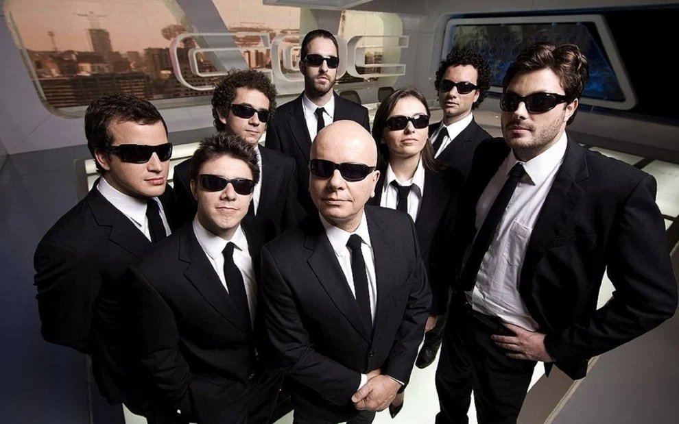 CeoFausto's tweet photo. quem deu o pontapé inicial para todas discussões sérias da politica, serem feitas com piada e xingamento, foram esses filhos da puta aqui. https://t.co/gsGE7T8yr5