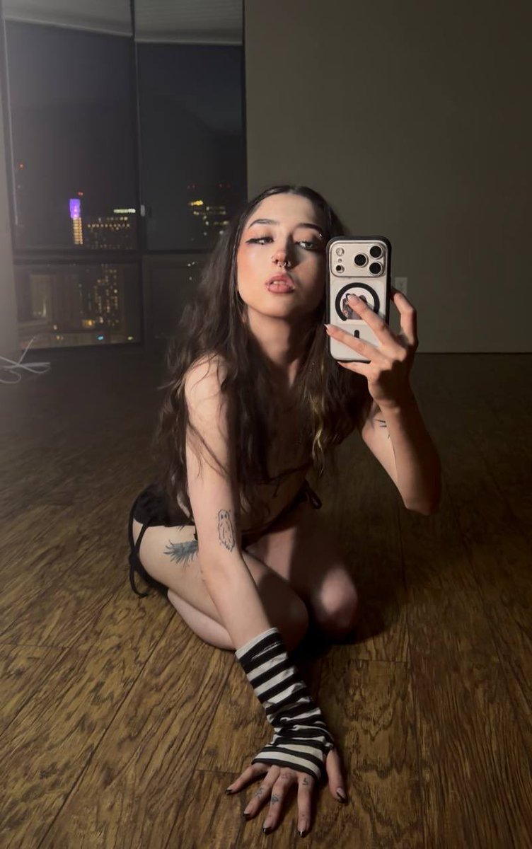 sluttybbylois's tweet photo. Wanna get down tonight? 🥵 https://t.co/cizM6JhKPf
