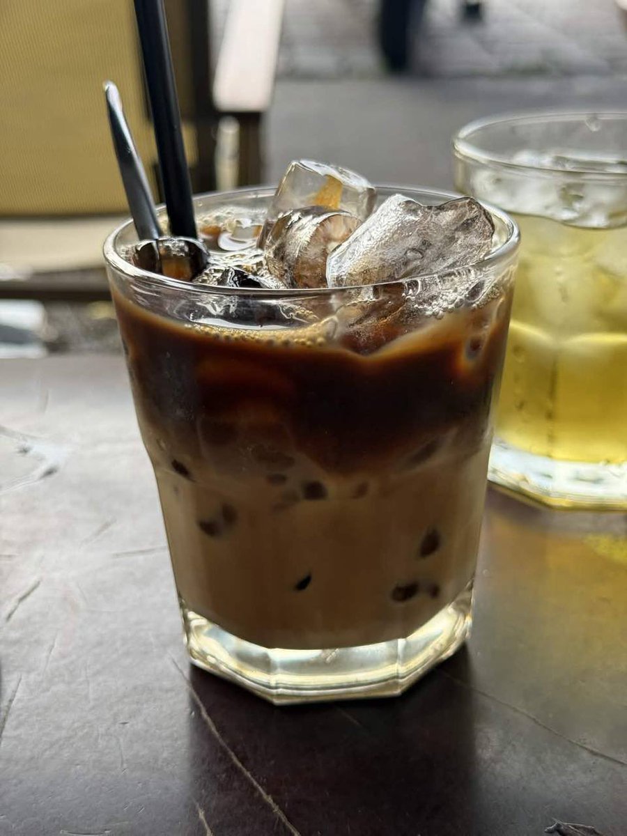 Quangthai1308's tweet photo. Ngày mới vui vẻ, may mắn nha cả nhà!

Khởi đầu ngày mới bằng ly cafe lấy sức bán mình cho tư bản😂 https://t.co/DyiT3q6ckv