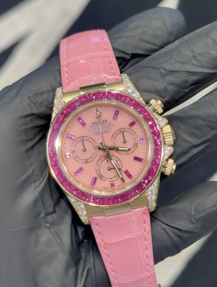 BardisMedia's tweet photo. $3 Million on a Rolex.. Cardi B’s money is real long!!🔥 https://t.co/ehbnxrvERX