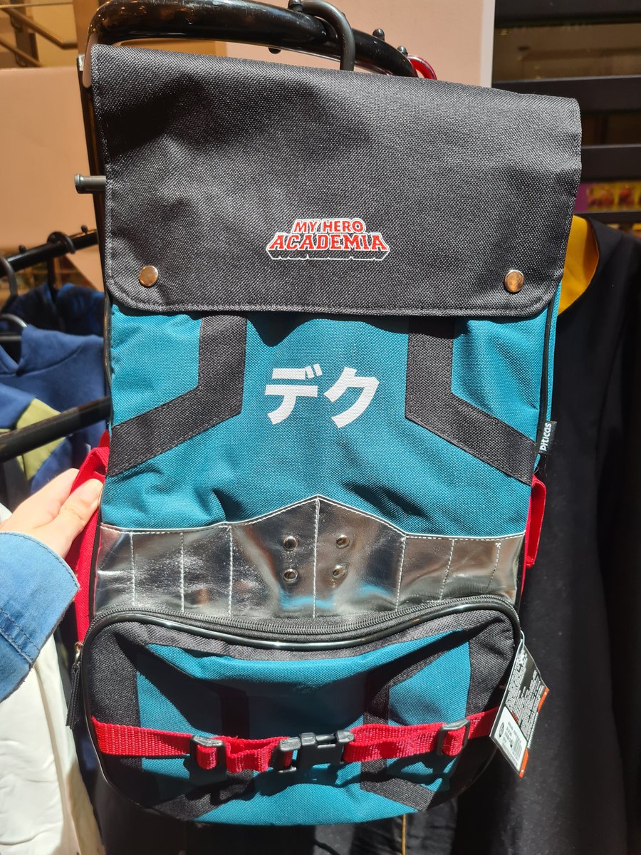 dekirun1hero's tweet photo. Achei a foto da mochila do Izuku que eu vi no shopping em 2022, como queira ter comprado 😭😭😭 https://t.co/y0VbszUOL9
