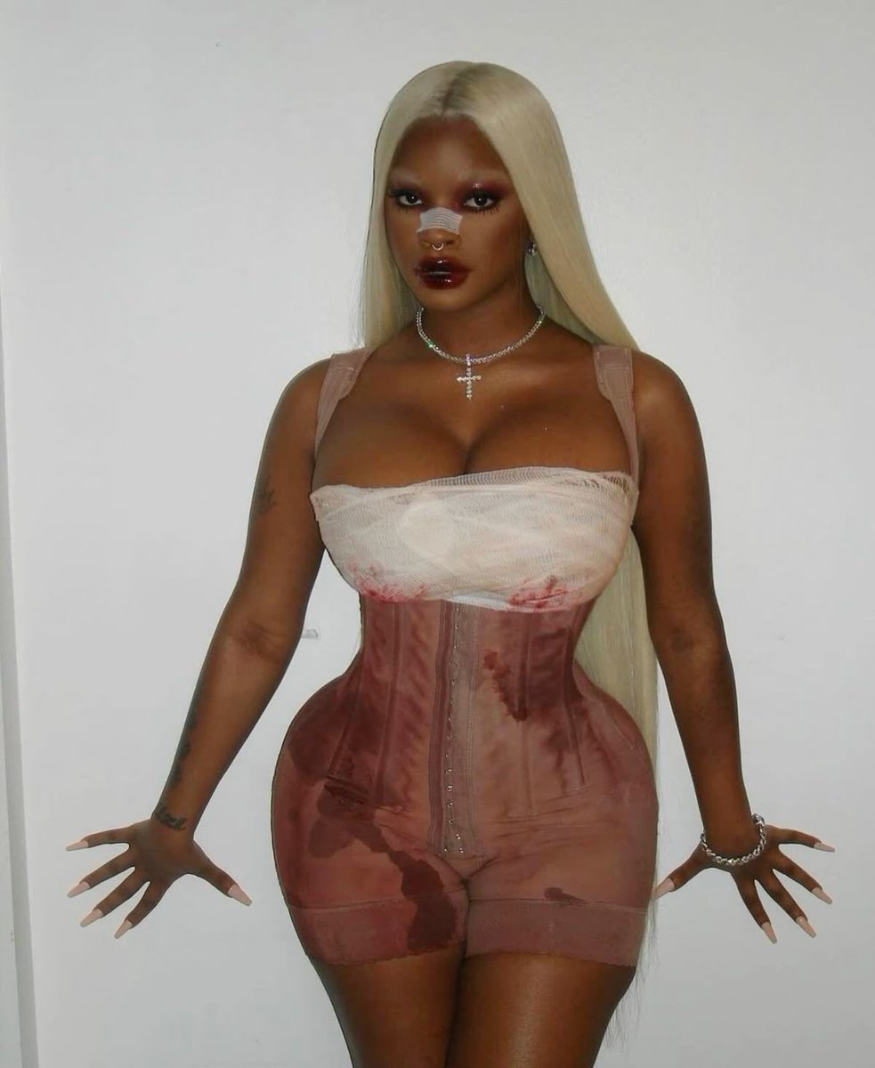 bekubean's tweet photo. halloween inspo https://t.co/uE8QG1zNbX