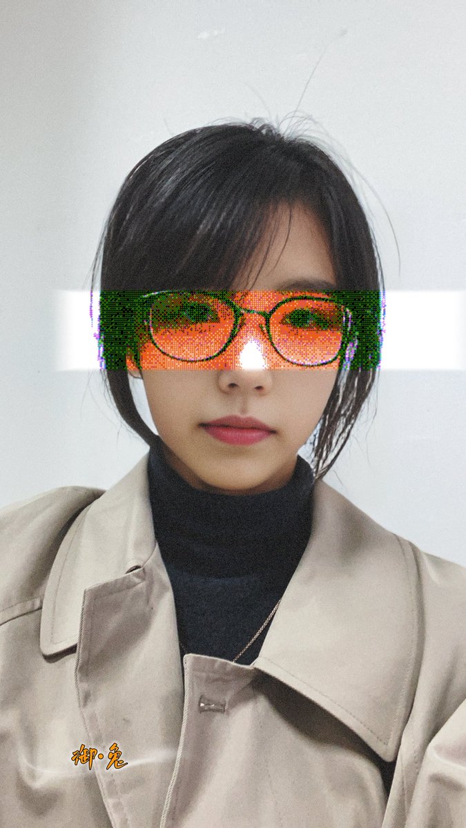 2vsrfo's tweet photo. #短发 #眼镜 #女大 #御兔 #女大学生 😁 https://t.co/TIw52IXrfD