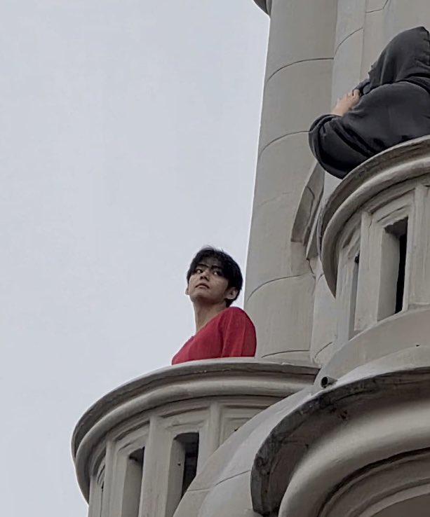 JKobsessedV's tweet photo. taehyung’s view                   jungkook’s view https://t.co/ZWo93jwtWl