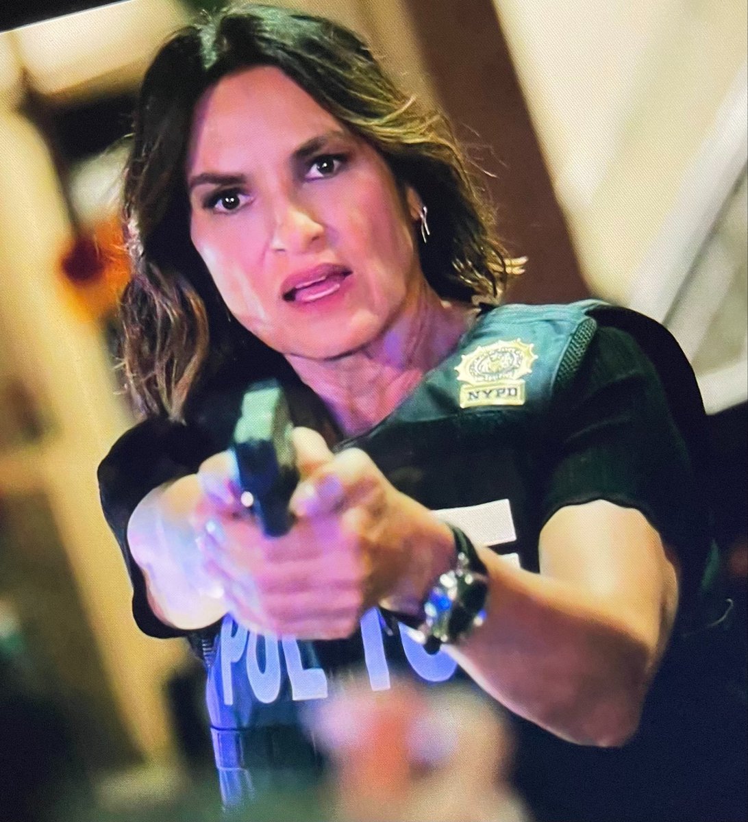 MRISKAHARGITAY's tweet photo. well yes https://t.co/bQmVhwPJGC