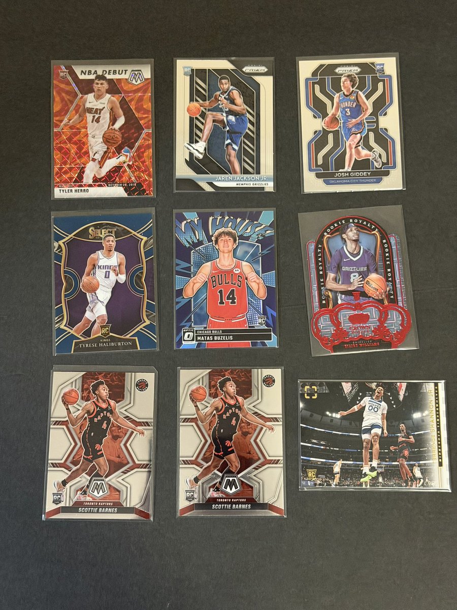 sportscardsMB's tweet photo. Stack Sale #stackem #TheHobby
Shipping info on Pinned Tweet

$1 each or $6 for all

@sports_sell @84baseballcards @HobbyRetweet_ #sportscards #sportscardsforsale https://t.co/DH7eG5m5WX