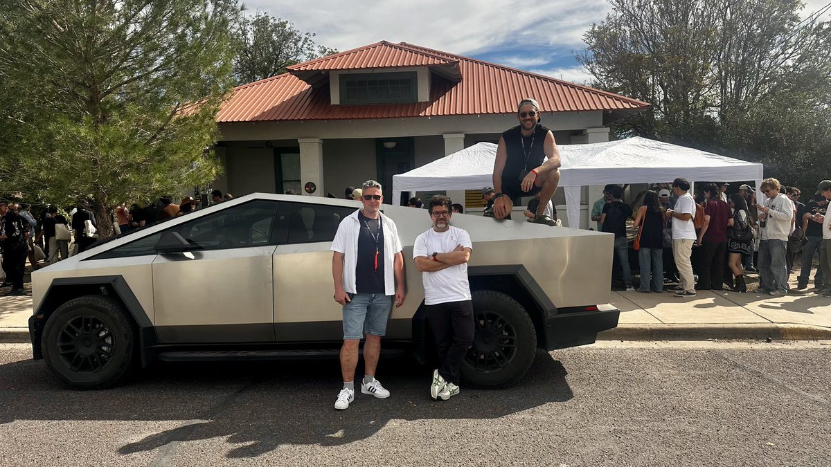 marka_eth's tweet photo. a chonkie marfa mobile, again https://t.co/RdY7C9umqX