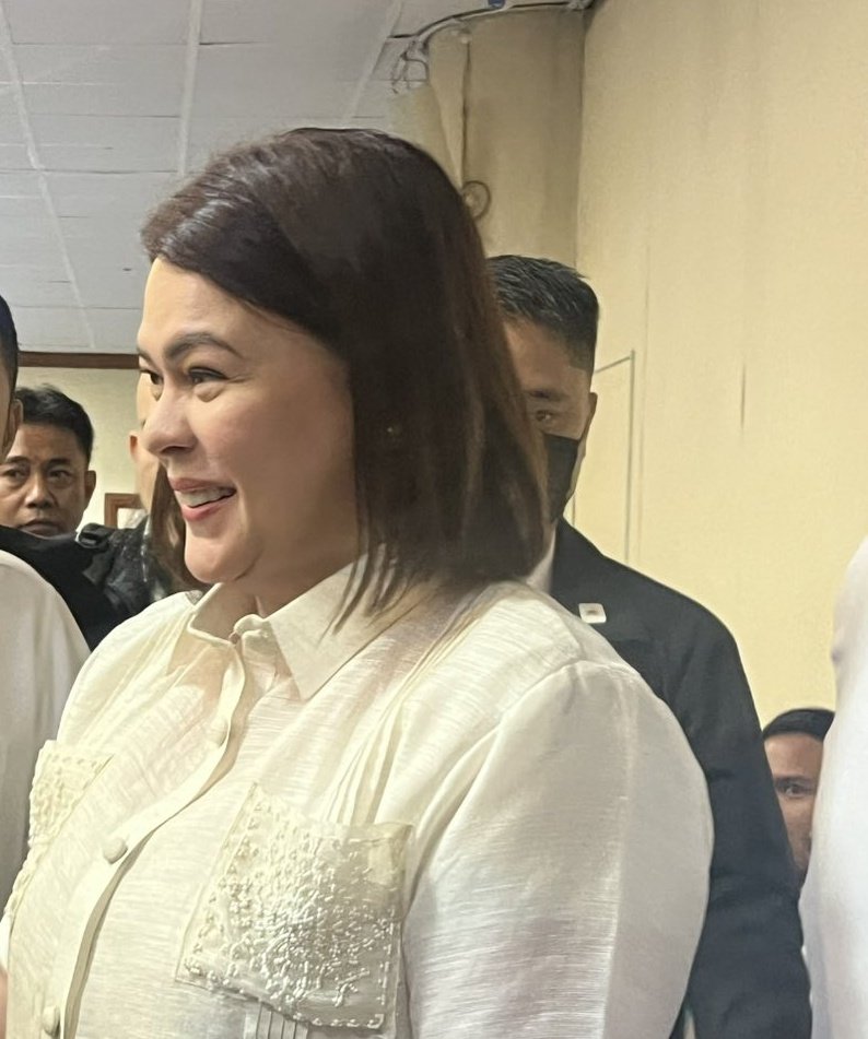 luvolivyuh's tweet photo. lahat ng echapwera ng ka-blue moots, inday sara sa eleksyon. true? kimi hahajah https://t.co/FCcxD4ViTv