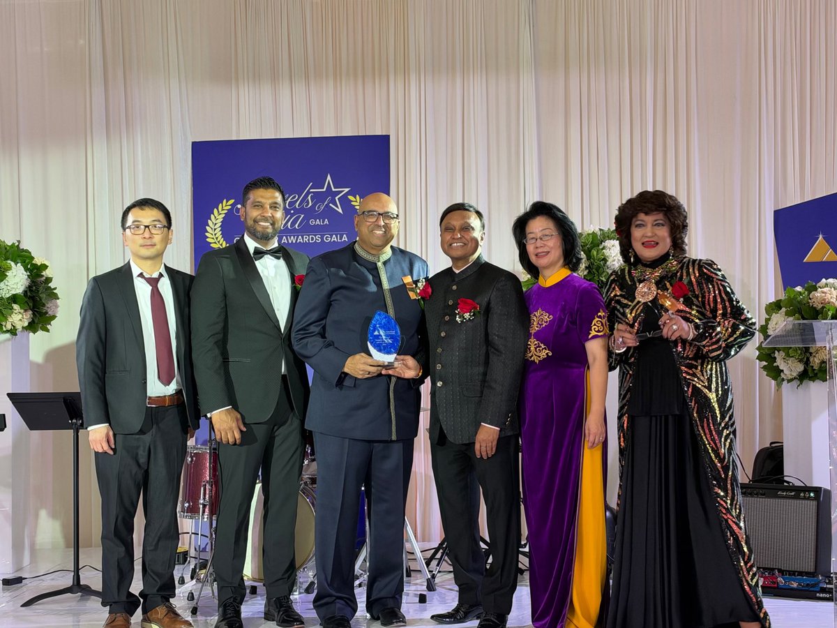 GMUPres's tweet photo. Congrats Sumeet Shrivastava winner of the Legacy Award at the Asian American Chamber of Commerce Jewels of Asia Awards Gala. https://t.co/TqKjA19BvZ