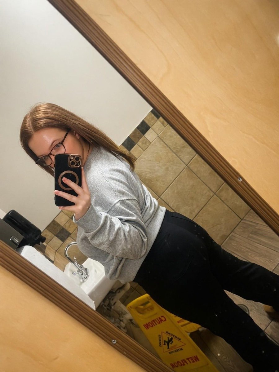 xxPrettybabex's tweet photo. Who wants to cum large?? Let me drain you right now!! 🥰😍 You need a real woman, let me please u babe😊 
DM ME #sellingcontent #buyingcontent #milf #bbw #nsfw https://t.co/KtIXuBMuvf