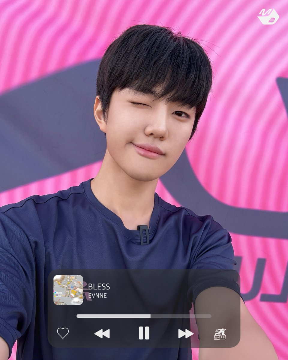 M2MPD's tweet photo. [ 𝙍𝙪𝙣𝙣𝙞𝙣𝙜 𝙋𝙞𝙘𝙠𝙨 🏃 ]
#츄 #세림 #박지후 의 러닝 최애곡

🎵 Strawberry Rush - 츄(CHUU)
🎵 LOVE ME - CRAVITY
🎵 BLESS - EVNNE

 <최씨크루> SMTOWN RUN CLUB 26 편
10/24(토) 저녁 6시 M2 유튜브 최초 공개!

#최씨크루 #CHOI_CREW
#SMTOWNRUNCLUB @SMTOWNGLOBAL
#CHUU #CRAVITY #EVNNE #XLOV #OURBIRTHDAY