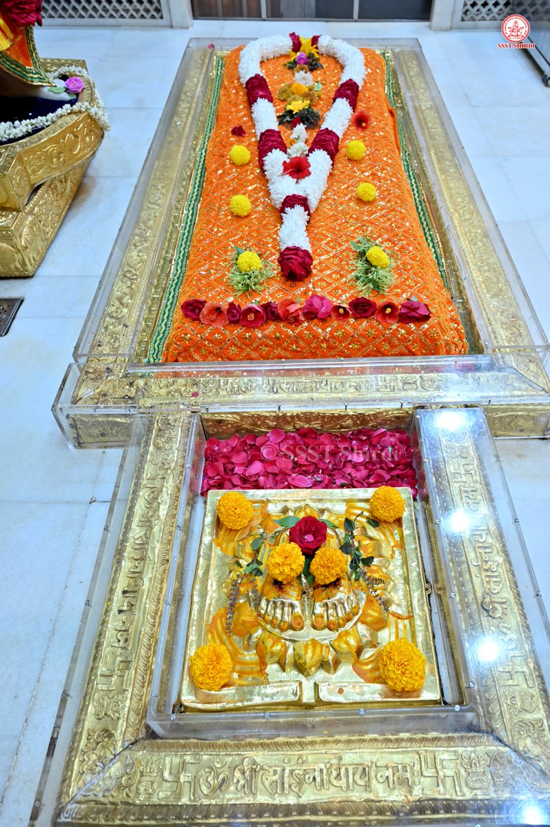 SSSTShirdi's tweet photo. *!! ॐ साई राम !!*
*श्री साईबाबा संस्थान विश्वस्त व्यवस्था,शिर्डी*
*!! ॐ Sai Ram !!*
*Shri Saibaba Sansthan Trust, Shirdi*
≈≈≈≈≈≈≈≈≈≈≈≈≈≈≈≈≈ 
*आरती :-शिर्डी माझे पंढरपुर*
*शुक्रवार २३ ऑक्टोबर २०२६*              *Aarti :-Shirdi majhe Pandharpur*
*Friday 23 October 2026*