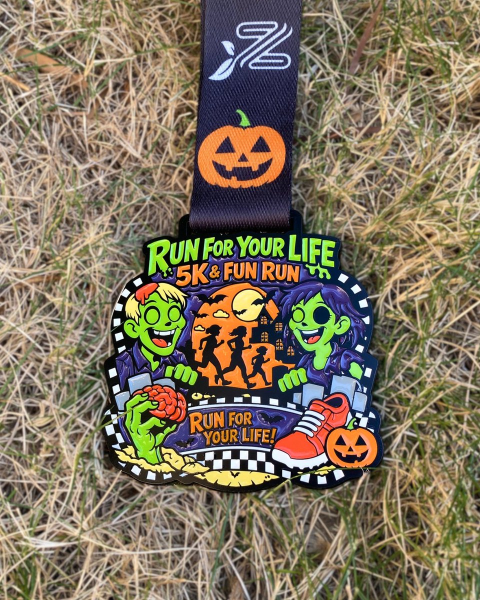 magicraceswag's tweet photo. We know a medal can glow in the dark, but what about the ribbon? 👀💚

The Run for Your Life medal has a glow of its own, and the ribbon lights up, too! 🎃

#RunForYourLife #GlowInTheDark #CustomMedals #FunRun #HalloweenRun #5KRun #RaceSwag #Halloween https://t.co/e3OmamqcTG