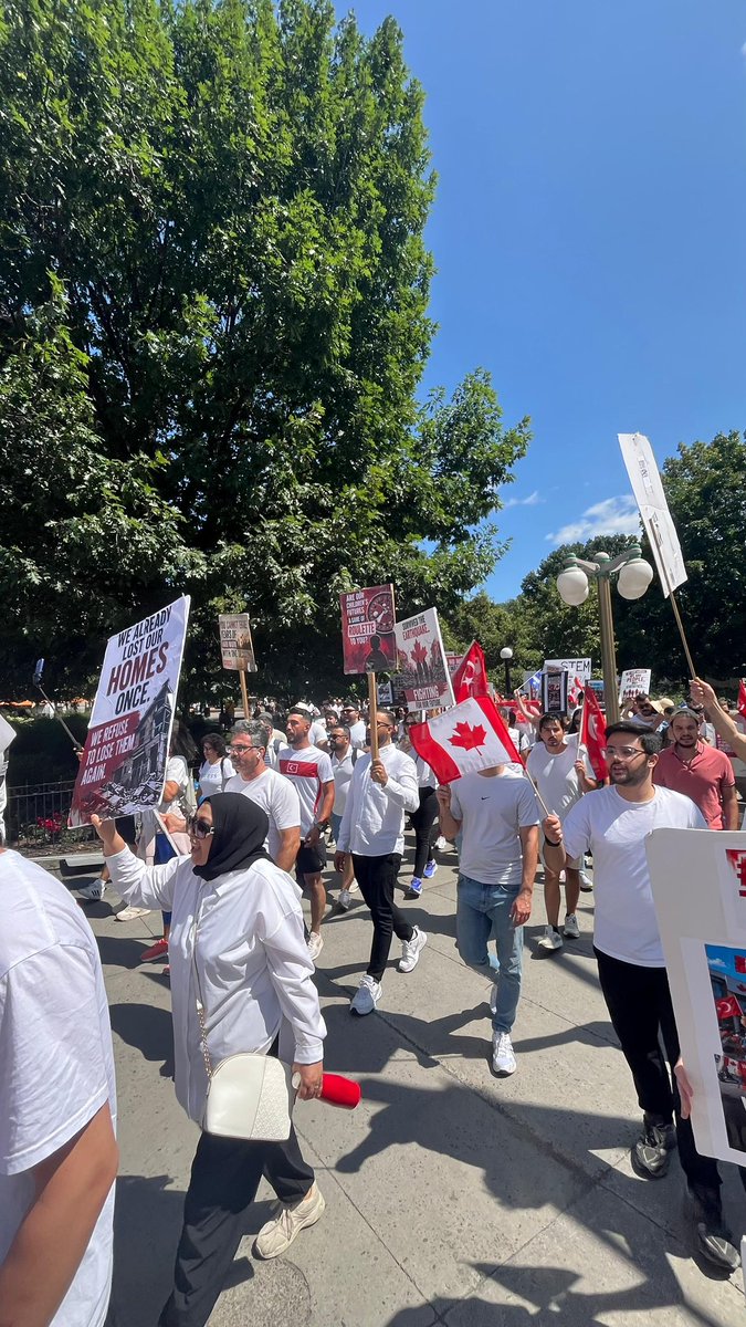 Ts2023H78014's tweet photo. Canada needs people who are ready to work, contribute and build a future. Give TS2023 holders a fair chance to continue. #ExtendTS2023 https://t.co/zXkRHztmjD