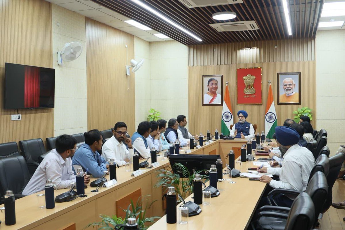 LtGovDelhi's tweet photo. Unveiled the curtain-raiser poster and video of the DDA-University Sports Cup 2026, alongside the Vice Chancellor, @dtu_delhi and Vice Chairman, @official_dda.

With 10 universities competing across 5 team sports, the inaugural Cup, beginning 27 October, will give young athletes a platform to test their mettle, showcase their talent and pursue excellence.

Inspired by Hon’ble PM Shri @narendramodi Ji’s vision of harnessing Yuva Shakti, we are committed to nurturing sporting talent, strengthening sports infrastructure and building a #ViksitDilli where young people can turn their potential into achievement.

May the best of Delhi’s youth shine on the field! Best wishes to all participating teams. 🇮🇳