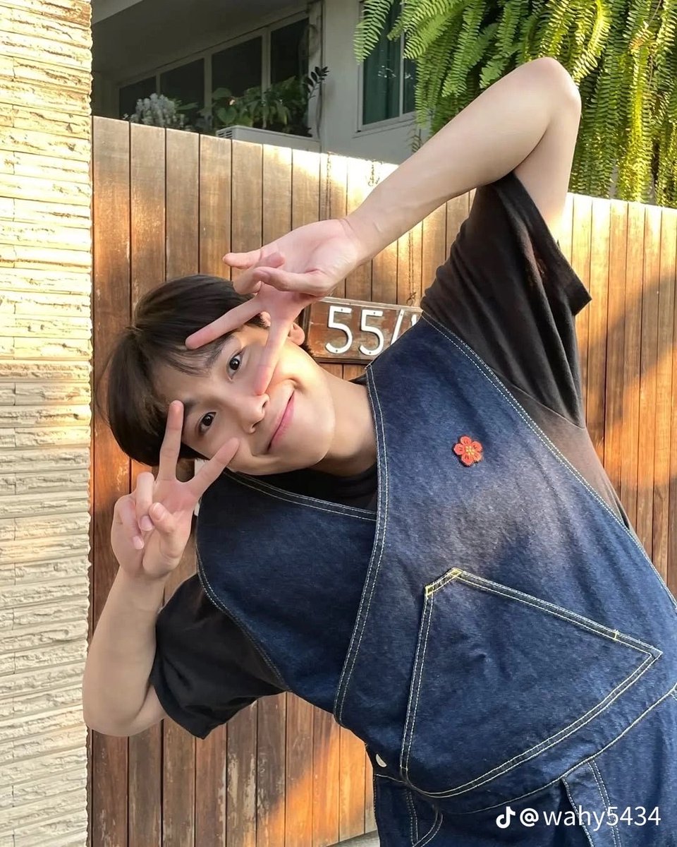 11milionheart's tweet photo. Dear, @jnnrrs 

Happy birthday, best wishes for you. May you always be surrounded by good things🥰🥰

JUNIOR 30TH BLOOMING SEASON
#Junior30thBDInFullBloom https://t.co/VYnvr5qwgb