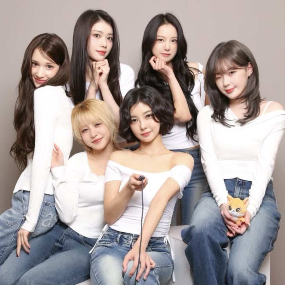 kep1midnights's tweet photo. EMITHAUS Entertainment is currently trying to buy K-pop girl group Kep1er from Wakeone, KLAP &amp; Blitzway Music via confirmed sources.

The group has been experiencing limited content and comebacks since last year. https://t.co/m9s6qABVDo