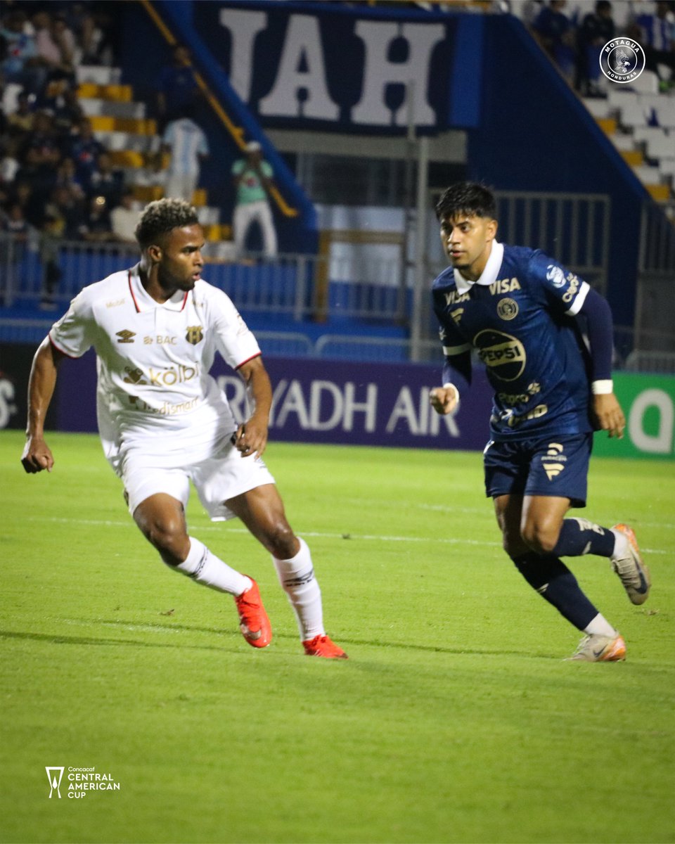 MOTAGUAcom's tweet photo. 35’ 🇭🇳 Motagua 0-0 Alajuelense 🇨🇷
#MotaguaVsAlajuelense #CopaCA #DaleMotagua https://t.co/Ft6JTOfksV