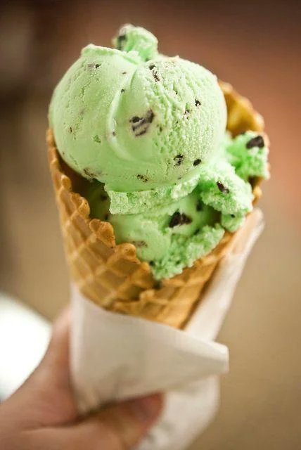 FoodPleaser's tweet photo. Mint Chocolate Chip Cone https://t.co/CtAEoapIj5